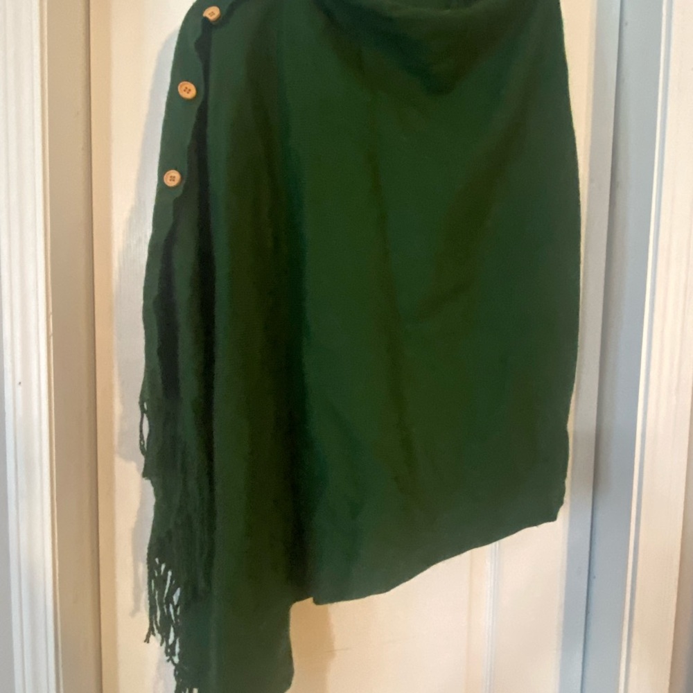 Green Wool Buttoned Poncho